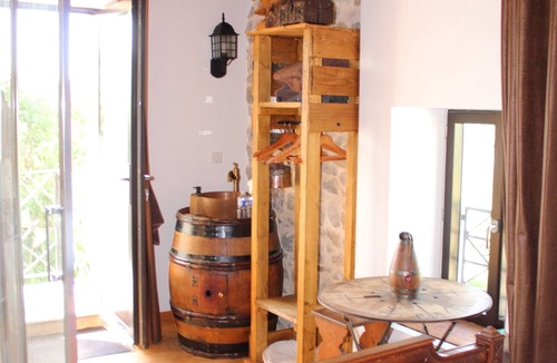 Lantignie Bed & Breakfast | CHAMBRE VIKING LODGE MEDIEVALE