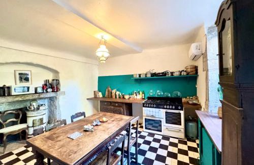 Chateau-Chalon Bed & Breakfast | Chambres 6 personnes Maison Saint Jean