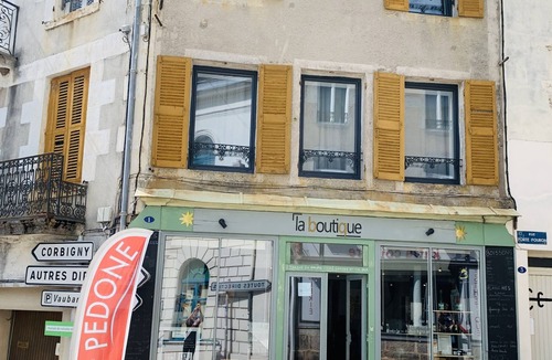 Lormes Bed & Breakfast | Chambres au Cœur de Ville