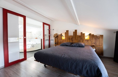 Vernosc-les-Annonay House | Chambres d’hôtes, Gîte, Suite : “Au Hangar ”