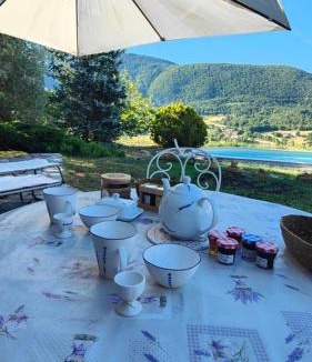 Montbrun-les-Bains Bed & Breakfast | Chambres d'hôtes, Les Hauts de Montbrun