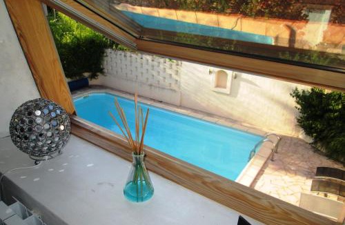 Chenove Bed & Breakfast | Chambres d'Hôte Dijon Clair de Lune Adults Only