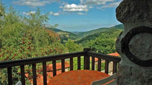 Villecheneve Bed & Breakfast | Chambres d'hôtes La Hulotte 69