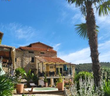 Meyras Bed & Breakfast | Chambres d'hôtes La Storya