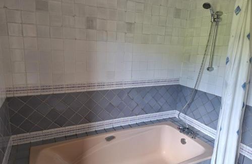 Villapourcon Bed & Breakfast | Chambres d’Hôtes Les Melogottes