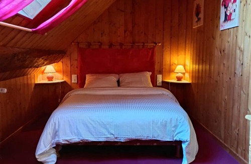 Commenailles Bed & Breakfast | CHAMBRES D'HOTES DE LA RECHASSIERE, nature and calm in the Jura mountains