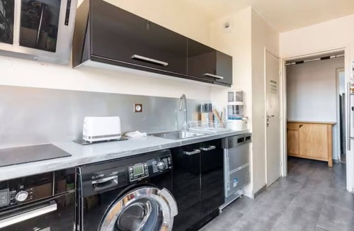 Charpennes - Charmettes Apartment | Chambres en Étage Supérieur, Lumineux, Calme et Propre