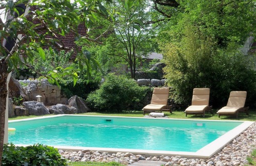 Espedaillac Bed & Breakfast | Chambres & Jardin de Pierres is a charming guest house in Quercy