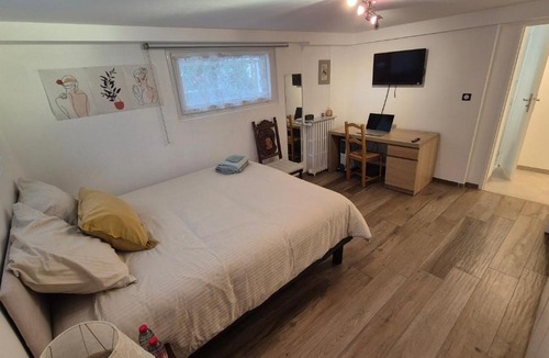 Champigny-sur-Marne Bed & Breakfast | Chambres meublées, Tv sdb wc et accès privatifs
