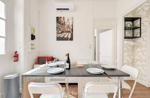 Gorge de Loup Apartment | Charmant 2 pers atypique avec terrasse-métro ValmyCharming 2 people unique