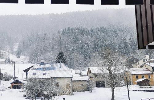 Mijoux Apartment | Charmant appartement de montagne avec balcon