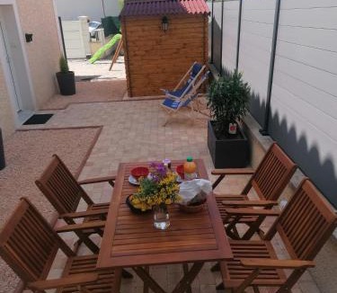 Laveyron Apartment | Charmant appartement T2 dans villa idéal pour professionnels ou pour passer des vacances