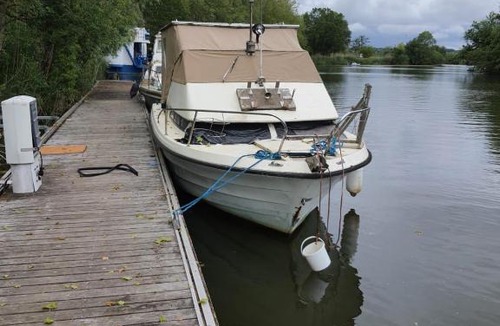 Cuisery Boat Rental | Charmant bateau dans une ambiance conviviale
