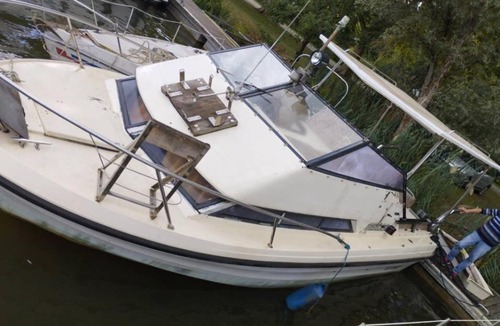 Cuisery Boat Rental | Charmant bateau dans une ambiance conviviale