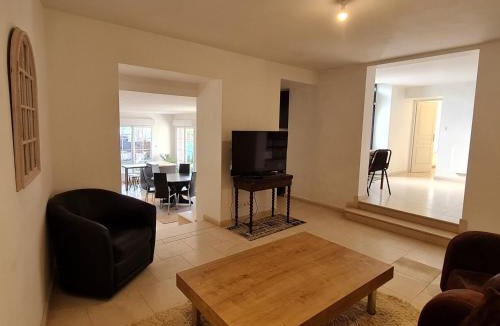 Blenod-les-Toul House | Charmant gîte près de Toul avec parking privé et terrasse - FR-1-584-361