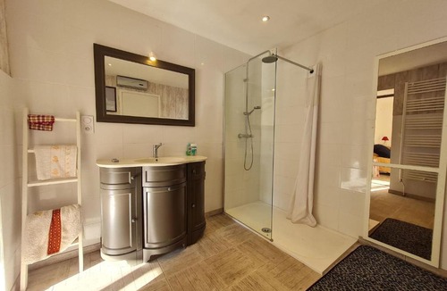 Blenod-les-Toul House | Charmant gîte près de Toul avec parking privé et terrasse - FR-1-584-361