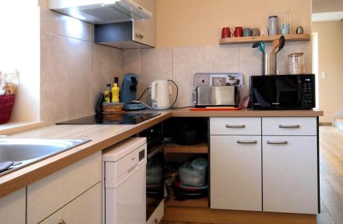 Montagney House | Charmant gîte rénové avec terrasse et parking au cœur de Montagney - FR-1-583-482