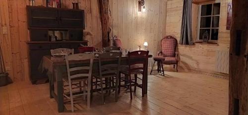 Mirebel Apartment | Charmant Gite 6 Places Secteur Jura