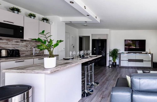 L'Echat Apartment | Charmant Refuge Avec Jardin, à 6 Minutes à Pied du Métro Créteil Léchat