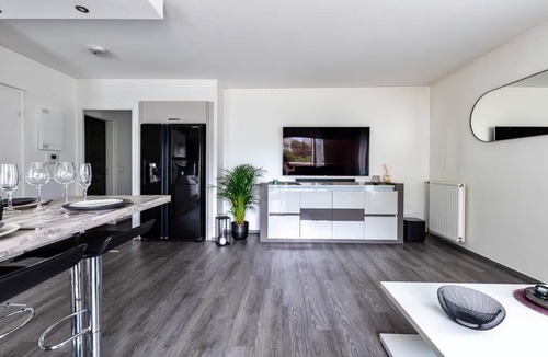 L'Echat Apartment | Charmant Refuge Avec Jardin, à 6 Minutes à Pied du Métro Créteil Léchat
