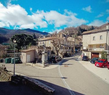 Burzet Apartment | Charmant studio en Ardèche - village médiéval