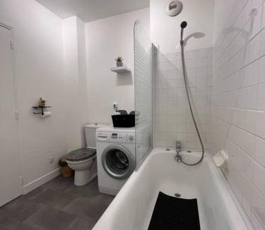 Moulins Apartment | Charmant T1, parking privé, proche gare