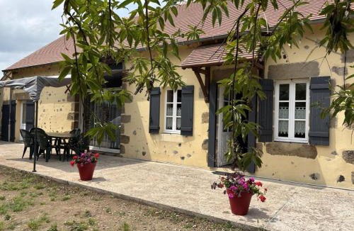 Bourbon-l'Archambault House | Charmante fermette avec jardin, animaux acceptés - FR-1-489-87