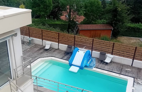 Saint-Paul-de-Varces House | Charmante Villa avec Piscine Privée : Parfait pour Vacance en Familles