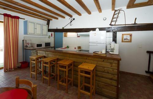 Chatel-Montagne House | Charmante Grange avec Jardin et Animaux Acceptés - FR-1-489-47