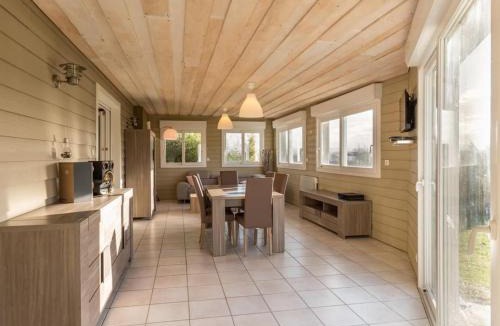 Vy-le-Ferroux House | Charmante maison bois avec piscine et animaux admis - FR-1-583-475