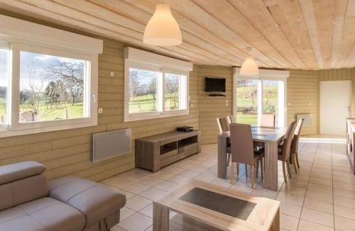 Vy-le-Ferroux House | Charmante maison bois avec piscine et animaux admis - FR-1-583-475