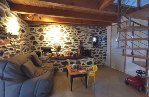 Retournac House | Charmante maison dans les gorges de la Loire avec terrasses et poêle à bois - FR-1-582-319