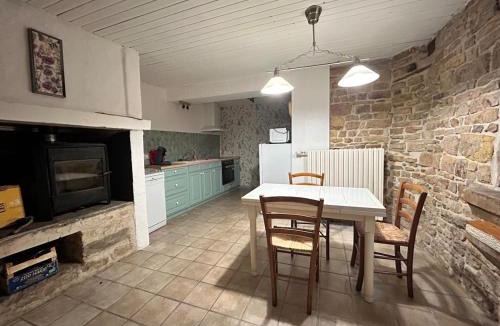 Vouhenans House | Charmante maison en pierre au cœur du village