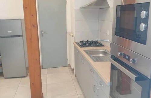 Saint-Barthelemy-de-Vals House | Charmante Maison Mitoyenne sur 2 Niveaux