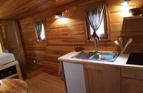 Saint-Cirgues-de-Prades Ski Chalet | Charmante Roulotte atypique