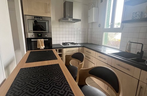 Orly Apartment | Charming 1‑Bedroom close to the airport – Paris direct via Line 14
