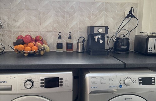 Orly Apartment | Charming 1‑Bedroom close to the airport – Paris direct via Line 14
