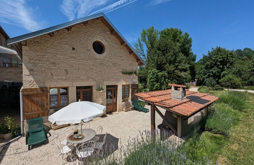 Forcey Cottage | Charming 2-Bed Gîte with Pool on 3-Hectare Farm with Pets