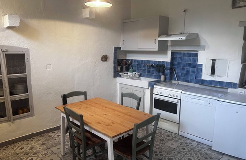 Venasque House | Charming 2-bedroom house in enchanting Venasque with WiFi, AC