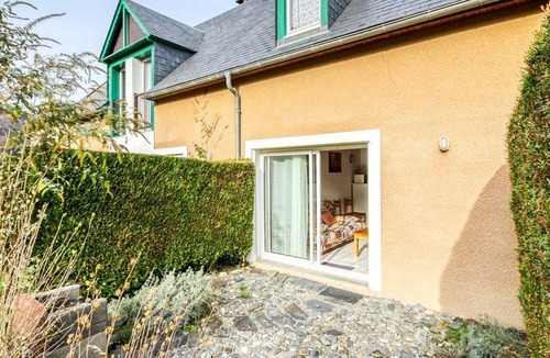Esquieze-Sere Apartment | Charming 2-Level Apartment for 6 with Garden, Near Ski Resorts and Amenities