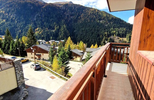 Valfrejus Apartment | Charming 2BR for 6 in Valfréjus, southwest balcony, near slopes