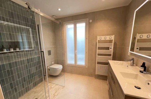 Arcueil House | Charming 2BR newly renovated with unbeatable location