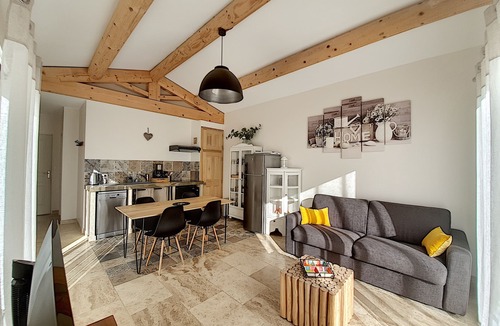 Mazan House | Charming 3* house with swimming pool and Mont Ventoux view