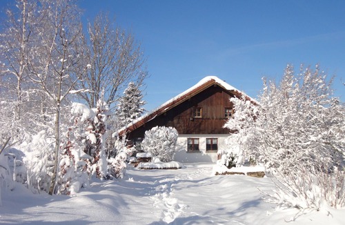 Le Memont Ski Chalet | Charming 3-star gîte in the heart of nature, free Wi-Fi