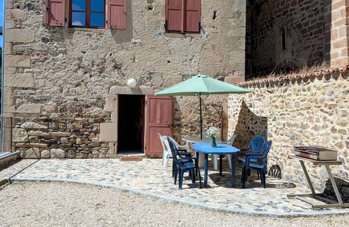 Saint-Vert Cottage | Charming 5-Person Cottage in Saint-Vert with Garden and Tranquil Surroundings