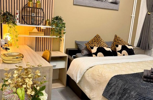 Croulebarbe Apartment | Charming Apartment in Paris Center Metro 6 Glacière & M7 Les Gobelins