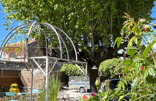 Valreas Apartment | Charming Apartment - Under the Linden Tree