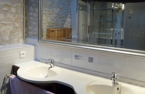 Jaulnay Apartment | charming apartment with countryside unobstructed view of Le Vieux Grenier