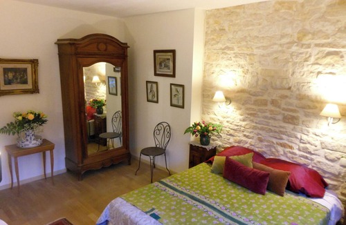 Andryes House | Charming Burgundy farmhouse with 5 bedrooms and pool