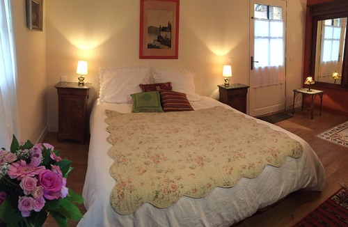 Andryes House | Charming Burgundy farmhouse with 5 bedrooms and pool